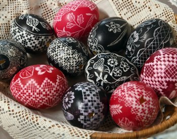 V tachovském muzeu zahájili výstavu Kraslice, představuje způsoby zdobení vajec