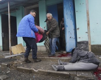 Na Ukrajině jsou mrtví po ruském ostřelování, Rusko oznámilo sestřel dronů