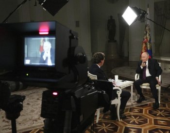 Putinovo interview u moskevských diváků propadlo, píše list