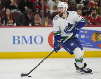 Hronek a Pastrňák si připsali v NHL dvě asistence