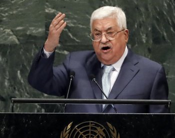 Abbás vyzval hnutí Hamás k dohodě o rukojmích, Izrael útočí v Libanonu