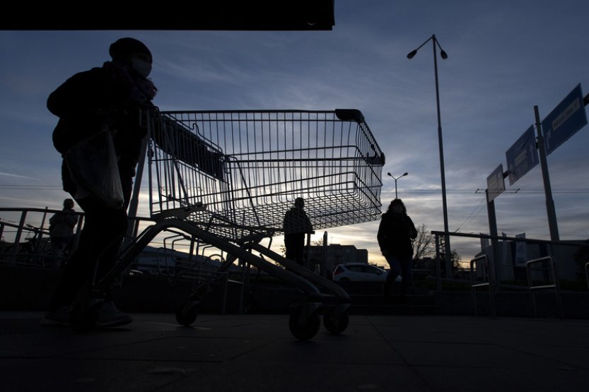 Obavy z výrazných lednových změn ceníků se nenaplnily, shodují se analytici