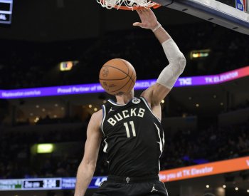 Milwaukee v NBA překvapivě prohrálo v Memphisu, Minnesota dál vládne západu