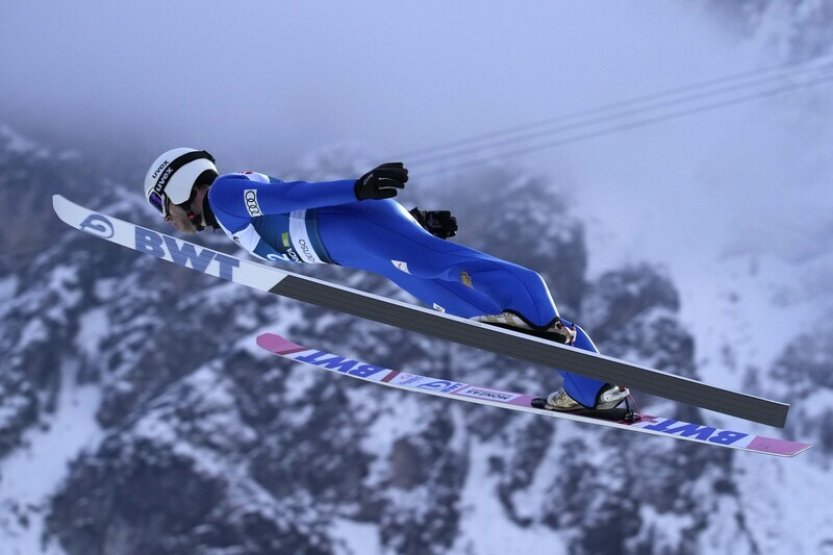 Koudelka i jednapadesátiletý veterán Kasai zvládli kvalifikaci v Sapporu