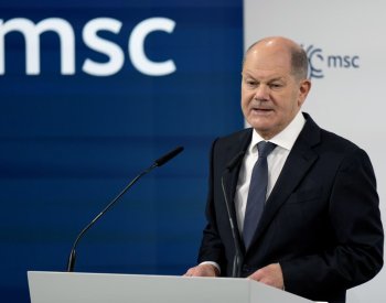 Německý kancléř Scholz v Mnichově slíbil dlouhodobé investice do armády