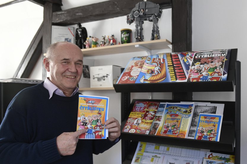 Ilustrátor Němeček kreslí Čtyřlístek od rána, nyní pracuje na dvojčísle