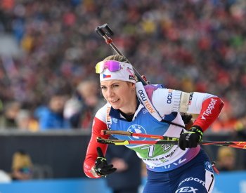 Biatlonistka Charvátová po štafetě litovala: Byla jsem nervózní a neustála to