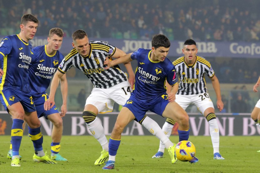 Juventus počtvrté v řadě ztratil body, remizovala také trápící se Neapol