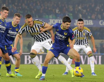 Juventus počtvrté v řadě ztratil body, remizovala také trápící se Neapol