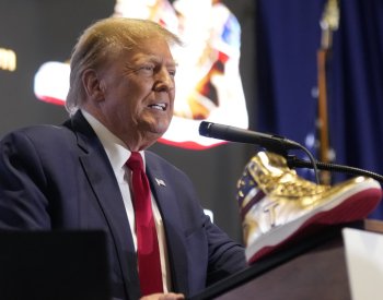 Příznivci Trumpa si za 399 dolarů mohou pořídit boty v jeho stylu