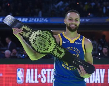 Curry vyhrál nad Ionescuovou trojkařský `souboji pohlaví` před Utkáním hvězd NBA