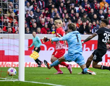 Frankfurt přišel v závěru o vítězství ve Freiburgu, zápas skončil 3:3