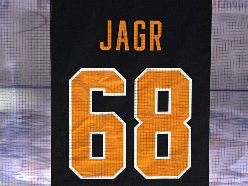 Pittsburgh vyvěsil ve své hale Jágrův dres s číslem 68