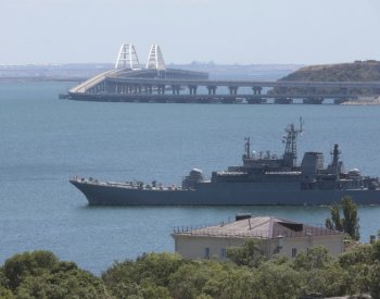 Dron zasáhl tanker plující pod ruskou vlajkou u Kerčského průlivu