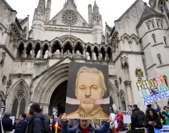 U londýnského soudu začalo klíčové slyšení o vydání Juliana Assange do USA