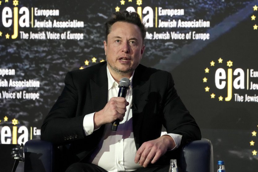 První pacient s čipem od Neuralinku dokáže myšlenkami ovládat kurzor, tvrdí Musk