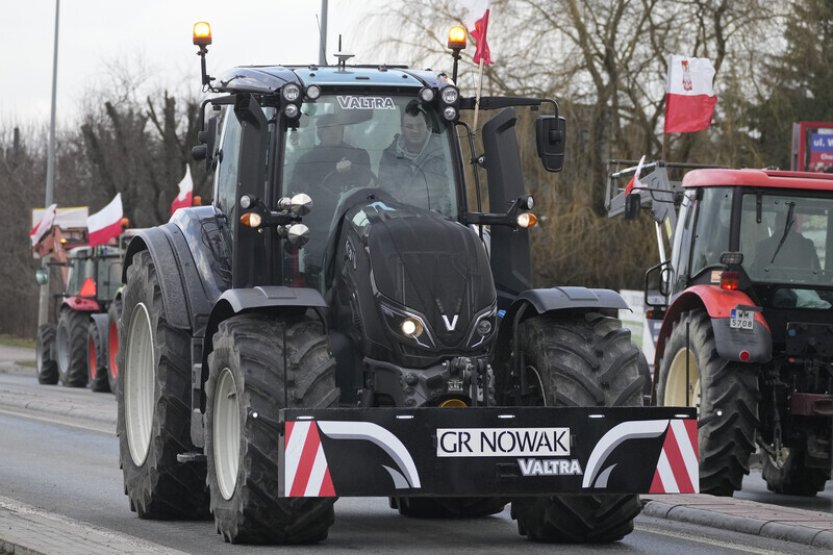 Polští zemědělci zintenzivnili protesty, blokují hranice s Ukrajinou i silnice