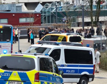 Bild: V německém Wuppertalu spolužák zřejmě nožem zranil několik studentů