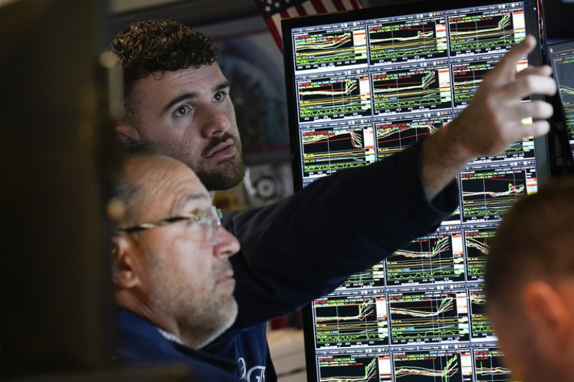 Index S&P 500 je na rekordu, Dow Jones překonal poprvé hranici 39.000 bodů