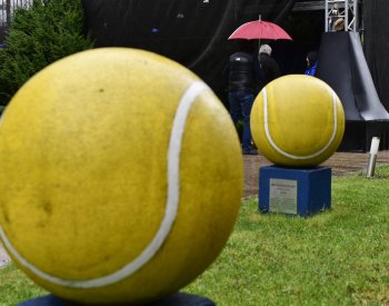 Semifinále turnaje WTA v Praze komplikuje déšť