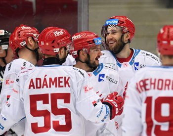 Hokejisté Třince zvládli přestřelku v Karlových Varech, rozhodl Jeřábek