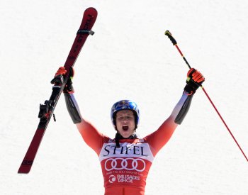 Odermatt po dalším triumfu v obřím slalomu potřetí ovládl Světový pohár lyžařů