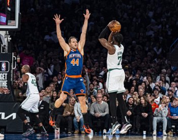 Basketbalisté Bostonu a Minnesoty potvrdili výhrami vedení v konferencích NBA