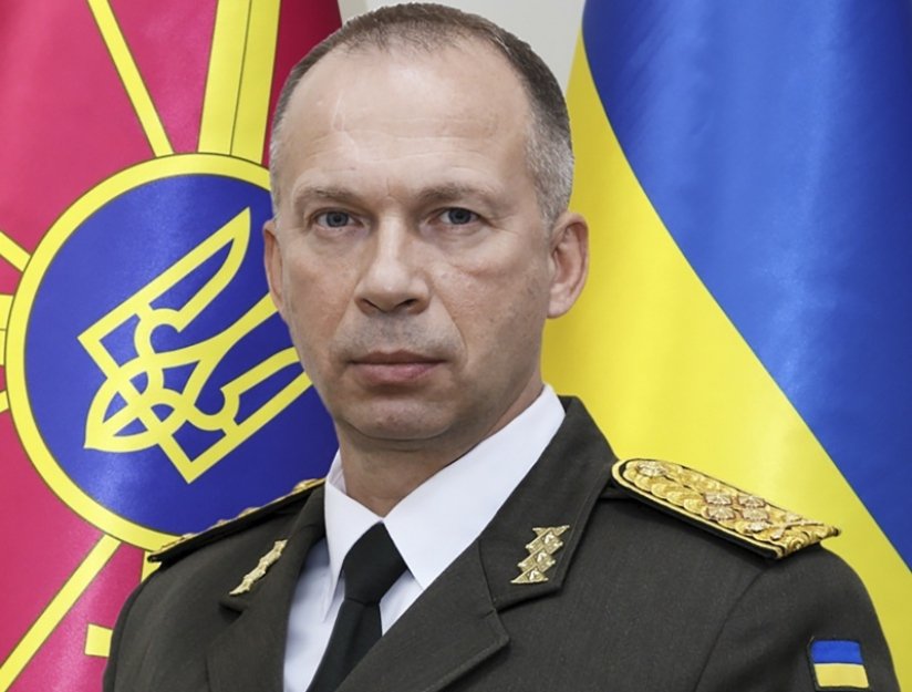 Situace na frontě je těžká, uvedl Syrskyj po návštěvě velitelství