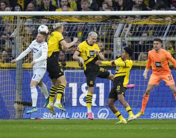 Kadeřábek s Juráskem byli v německé lize u výhry Hoffenheimu v Dortmundu