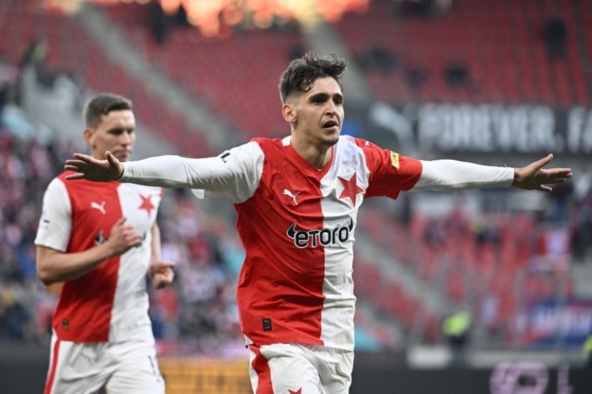 Fotbalisté Slavie porazili Pardubice 3:0, Chytil rozhodl hattrickem za osm minut