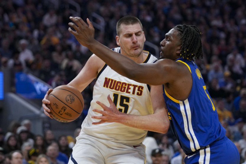 Jokič zapsal triple double v třetím utkání v řadě a Denver zdolal Golden State