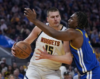 Jokič zapsal triple double v třetím utkání v řadě a Denver zdolal Golden State