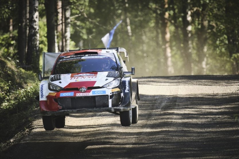 Evans vede Finskou rallye už více než o půl minuty