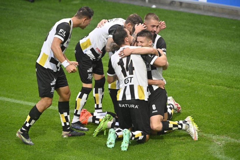 Hradec pokřtil nový stadion výhrou nad Budějovicemi