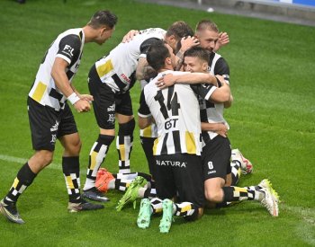 Hradec pokřtil nový stadion výhrou nad Budějovicemi
