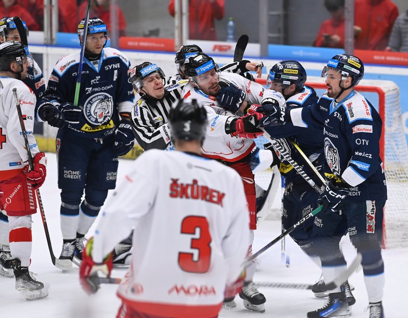 Liberec po obratu z 0:2 vyhrál díky hattricku Rychlovského v Olomouci 5:2