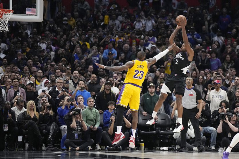 Basketbalisté Lakers vyhráli v NBA losangeleské derby nad Clippers
