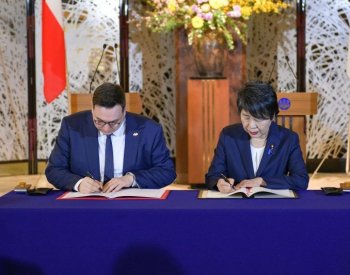 Lipavský v Japonsku podepsal dohodu, jež vytváří předpoklady pro přímé lety