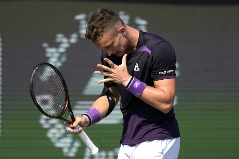 Tenista Lehečka kvůli zranění pravé ruky skrečoval čtvrtfinále v Dubaji