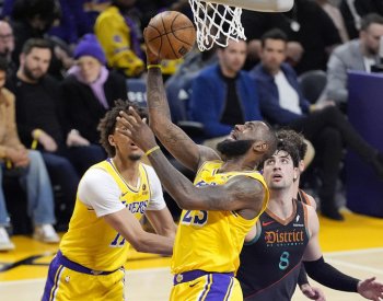 Jamesovi už v NBA chybí jen devět bodů k překonání hranice 40.000