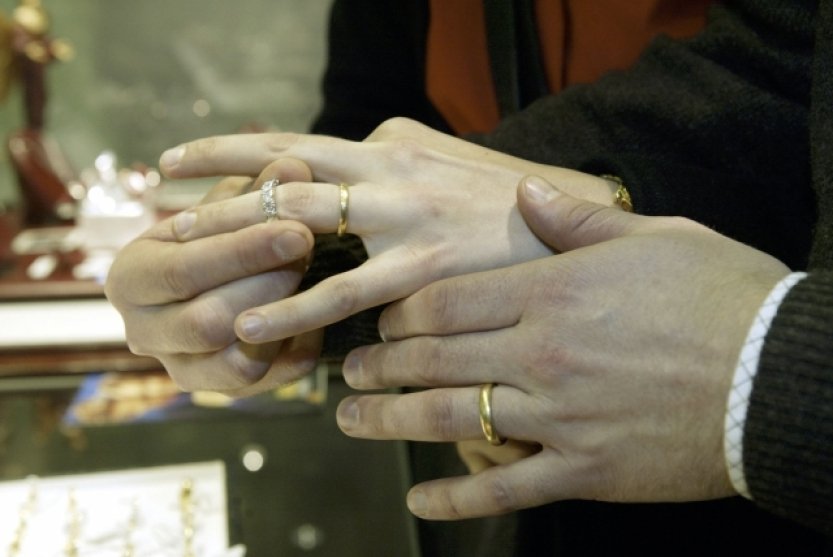 BBC: Stále více mužů dostává od žen zásnubní prsteny
