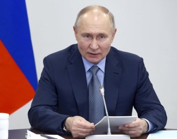 Putin vedl poradu o neutralizaci hrozeb v kosmu, popřel jaderné plány