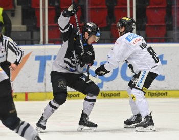 Karlovy Vary porazily Spartu a jsou v předkole play off