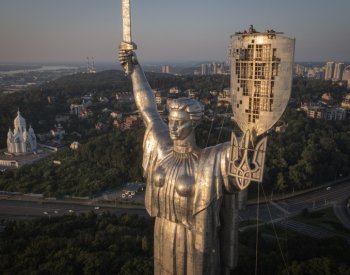 Matka vlast dostala místo sovětského znaku ukrajinský trojzubec