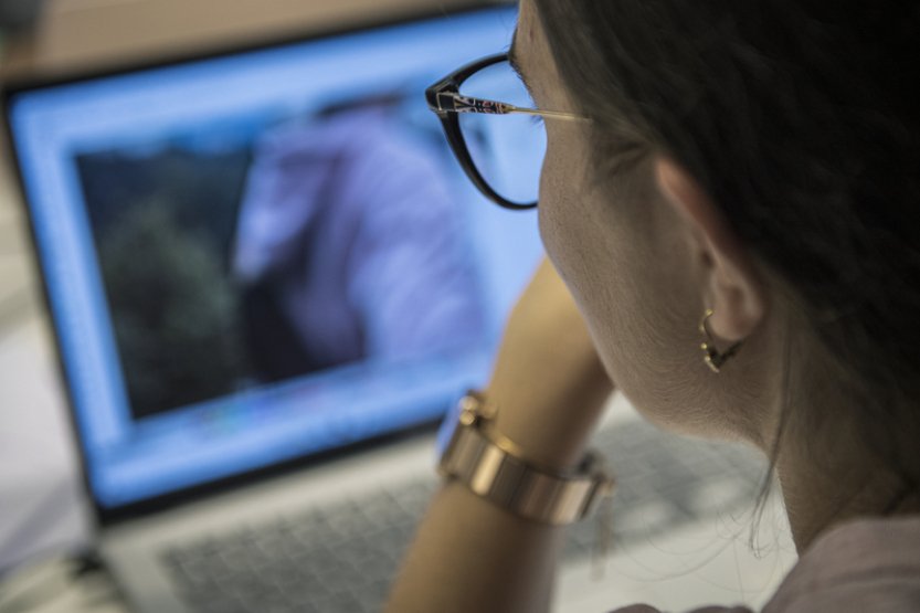 Lidé v Česku častěji používají on-line seznamky, hledají hlavně vážné vztahy