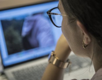 Lidé v Česku častěji používají on-line seznamky, hledají hlavně vážné vztahy