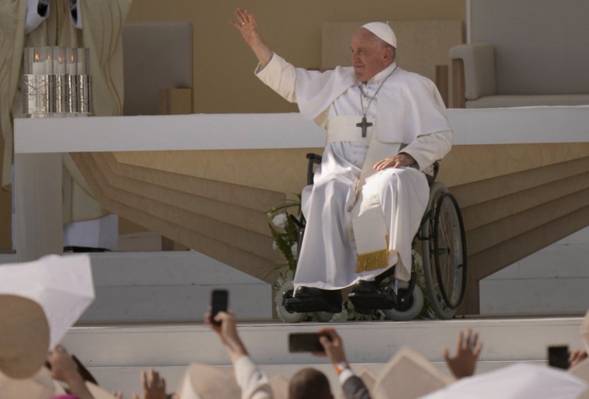 Papež zakončil Světové dny mládeže prosbou, aby účastníci dále modlili za mír