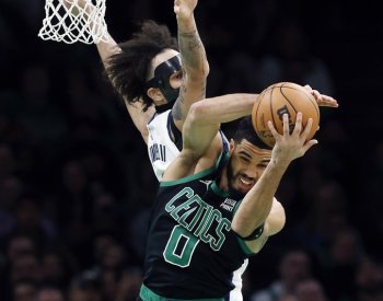 Basketbalisté Bostonu porazili i Dallas a vyhráli v NBA podesáté za sebou