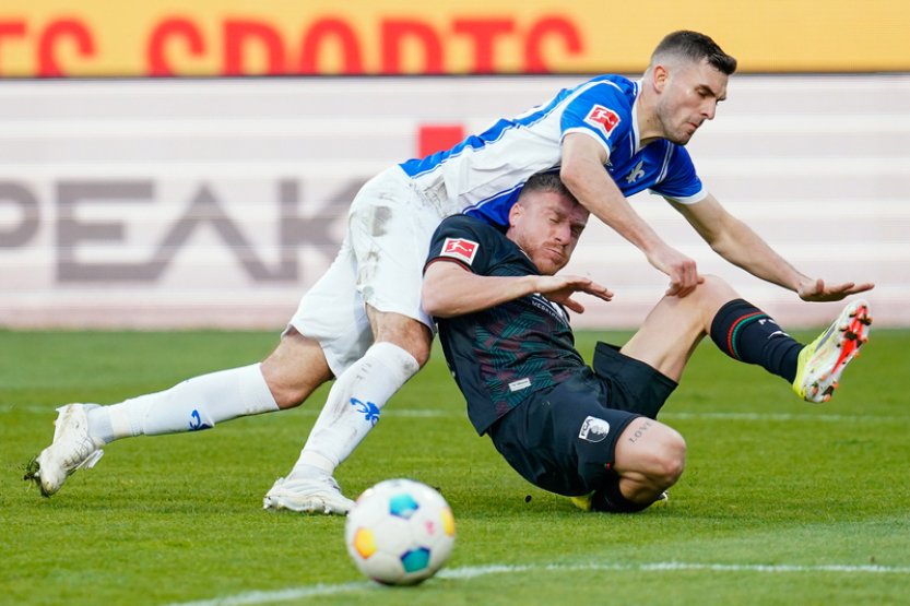 Augsburg dal pět branek za první poločas a deklasoval Darmstadt 6:0