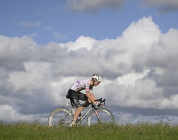 Pogačar po osmdesátikilometrovém úniku vyhrál závod Strade Bianche
